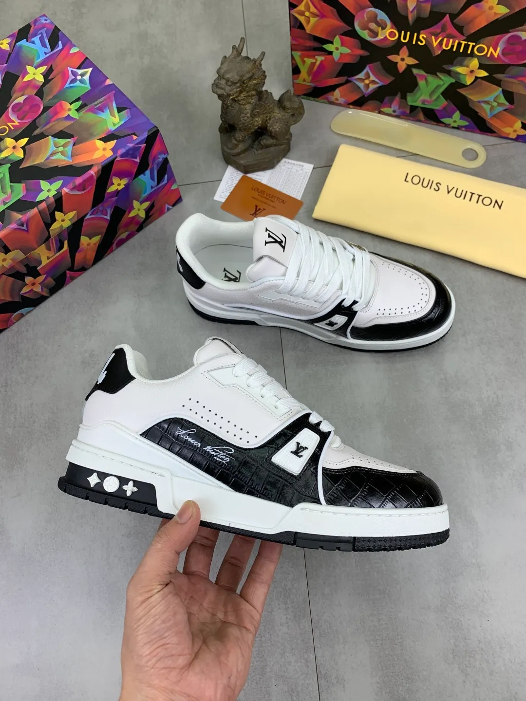 Men's men's shoes 💰P560 new style 💶【LOUIS VUITTON) (original order) new style 🍀LV Louis Vuitton *——LV classic trendy shoes! Made of imported original cowhide and water-dyed cowhide lining. The latest original wear-resistant rubber combination outsole! High quality products! Multiple colors available, code number: 38-46